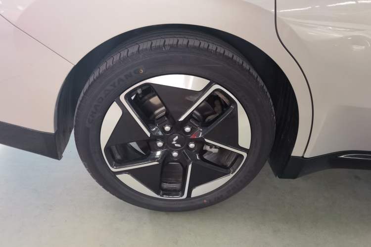 Used Wuling Xingguang 2024 Co-Creation Edition 510 Advanced Model Exterior 8