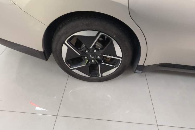Used Wuling Xingguang 2024 Co-Creation Edition 510 Advanced Model Exterior 8