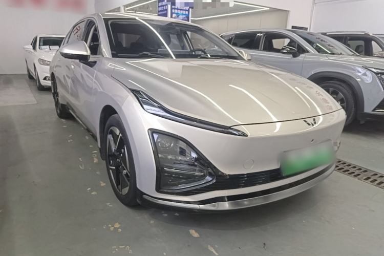 Used Wuling Xingguang 2024 Co-Creation Edition 510 Advanced Model Front Right 45 Deg