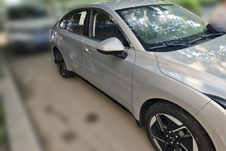 Used Wuling Xingguang 2024 Co-Creation Edition 510 Advanced Model Front Right 45 Deg