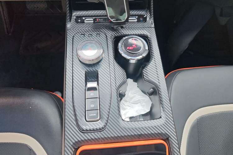 Used Wuling Xingguang 2024 Co-Creation Edition 510 Advanced Model Gear Lever