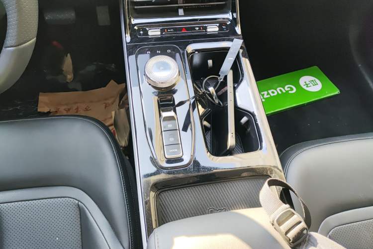 Used Wuling Xingguang 2024 Co-Creation Edition 510 Advanced Model Gear Lever