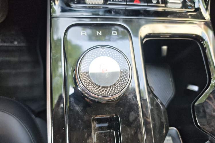 Used Wuling Xingguang 2024 Co-Creation Edition 510 Advanced Model Gear Lever