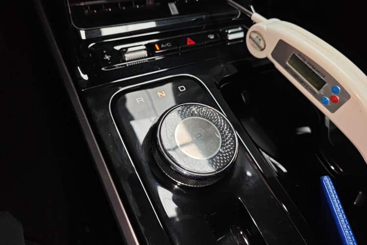 Used Wuling Xingguang 2024 Co-Creation Edition 510 Advanced Model Gear Lever