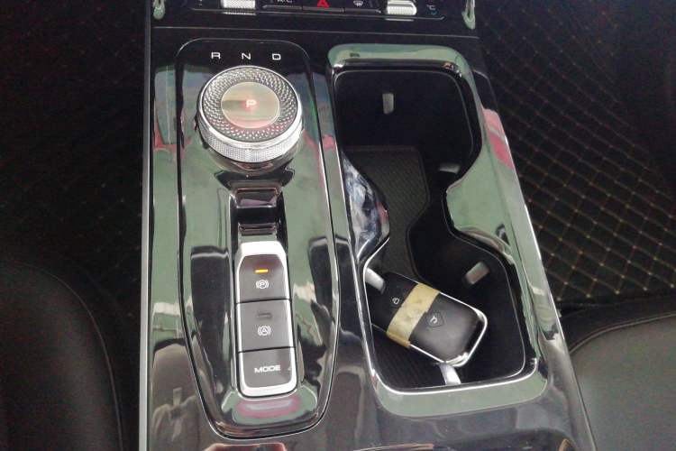 Used Wuling Xingguang 2024 Co-Creation Edition 510 Advanced Model Gear Lever