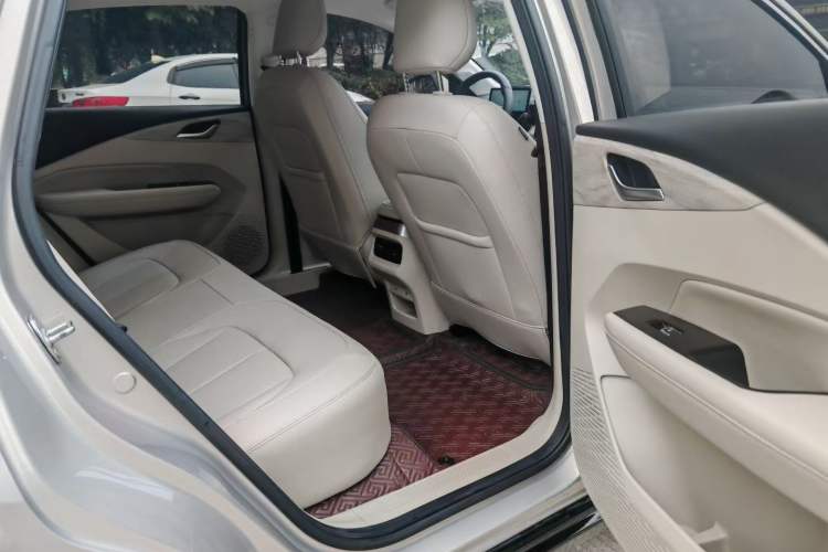 Used Wuling Xingguang 2024 Co-Creation Edition 510 Advanced Model Interior 1
