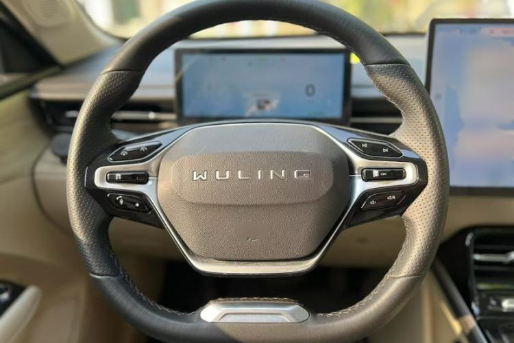 Used Wuling Xingguang 2024 Co-Creation Edition 510 Advanced Model Interior 2