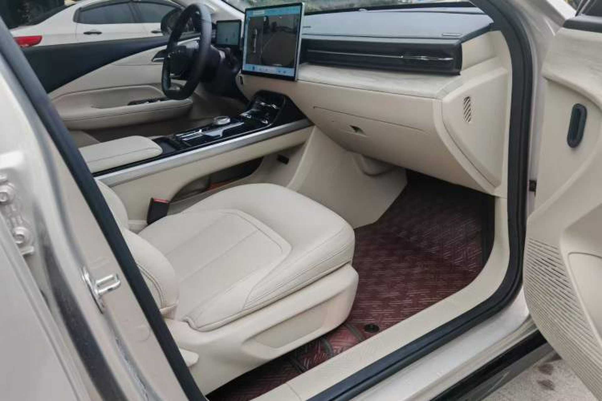 Used Wuling Xingguang 2024 Co-Creation Edition 510 Advanced Model Interior 2