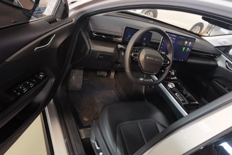 Used Wuling Xingguang 2024 Co-Creation Edition 510 Advanced Model Interior 3
