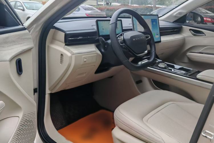 Used Wuling Xingguang 2024 Co-Creation Edition 510 Advanced Model Interior 3