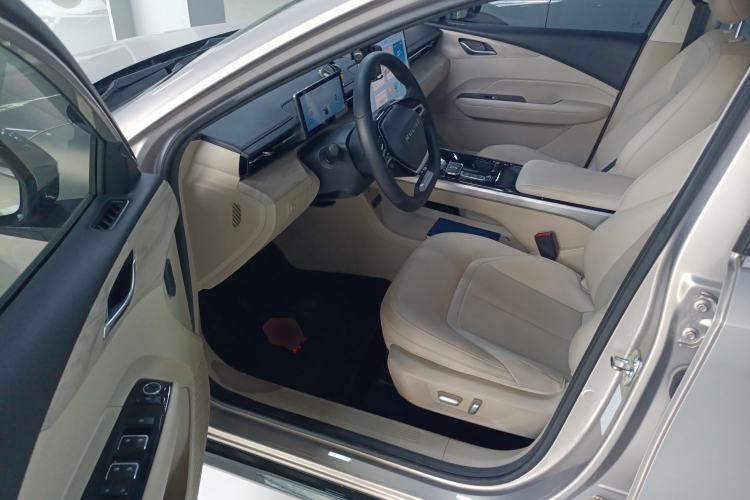 Used Wuling Xingguang 2024 Co-Creation Edition 510 Advanced Model Interior 3