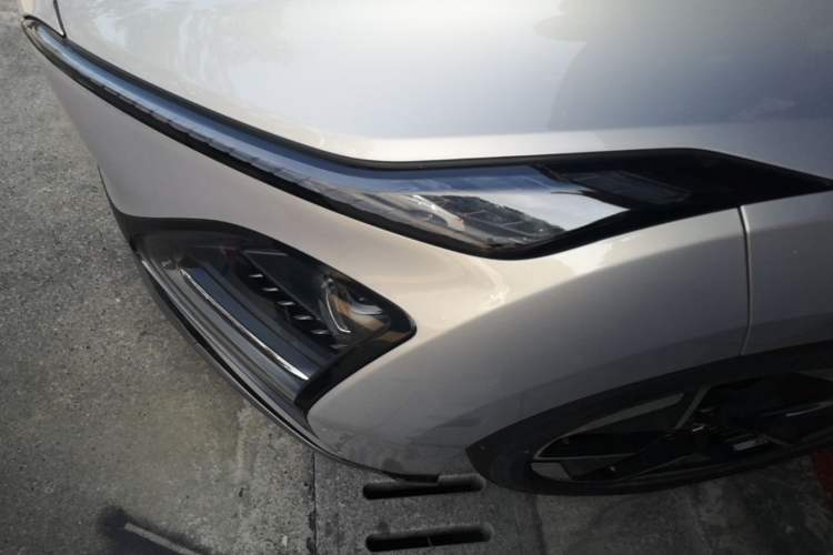 Used Wuling Xingguang 2024 Co-Creation Edition 510 Advanced Model Left Front Headlight