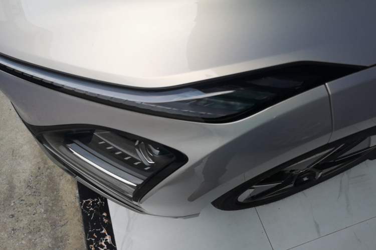 Used Wuling Xingguang 2024 Co-Creation Edition 510 Advanced Model Left Front Headlight