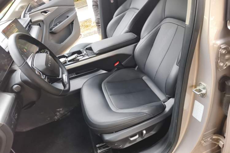 Used Wuling Xingguang 2024 Co-Creation Edition 510 Advanced Model Left Front Seat