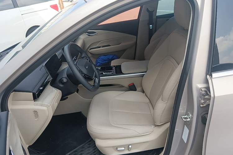 Used Wuling Xingguang 2024 Co-Creation Edition 510 Advanced Model Left Front Seat