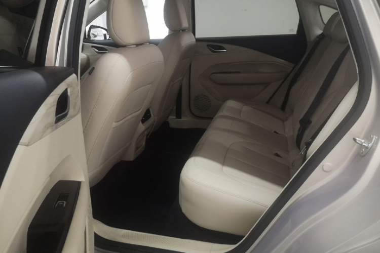 Used Wuling Xingguang 2024 Co-Creation Edition 510 Advanced Model Left Rear Seat