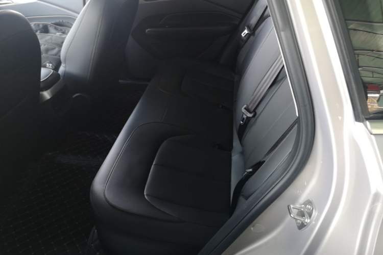 Used Wuling Xingguang 2024 Co-Creation Edition 510 Advanced Model Left Rear Seat