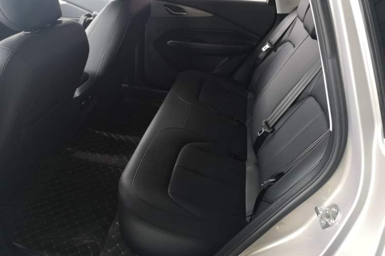 Used Wuling Xingguang 2024 Co-Creation Edition 510 Advanced Model Left Rear Seat
