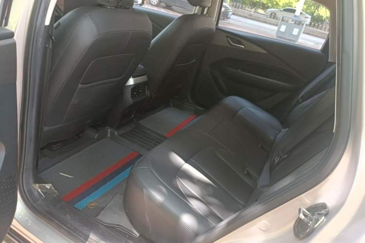 Used Wuling Xingguang 2024 Co-Creation Edition 510 Advanced Model Left Rear Seat