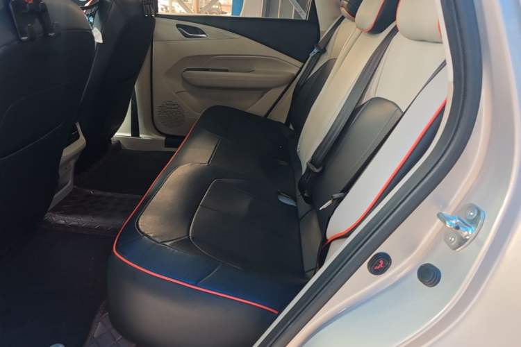 Used Wuling Xingguang 2024 Co-Creation Edition 510 Advanced Model Left Rear Seat