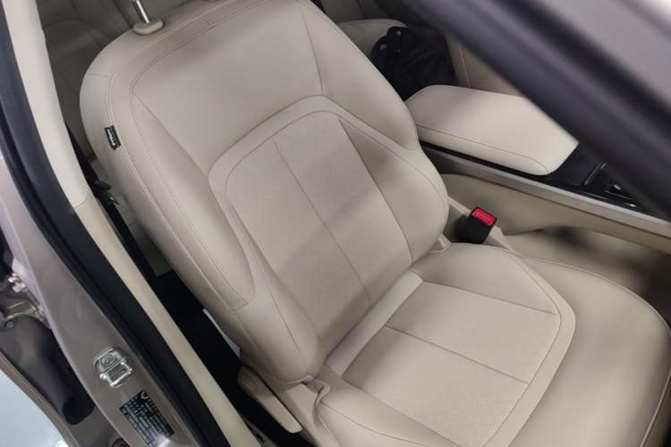 Used Wuling Xingguang 2024 Co-Creation Edition 510 Advanced Model Right Front Seat