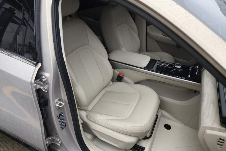 Used Wuling Xingguang 2024 Co-Creation Edition 510 Advanced Model Right Front Seat