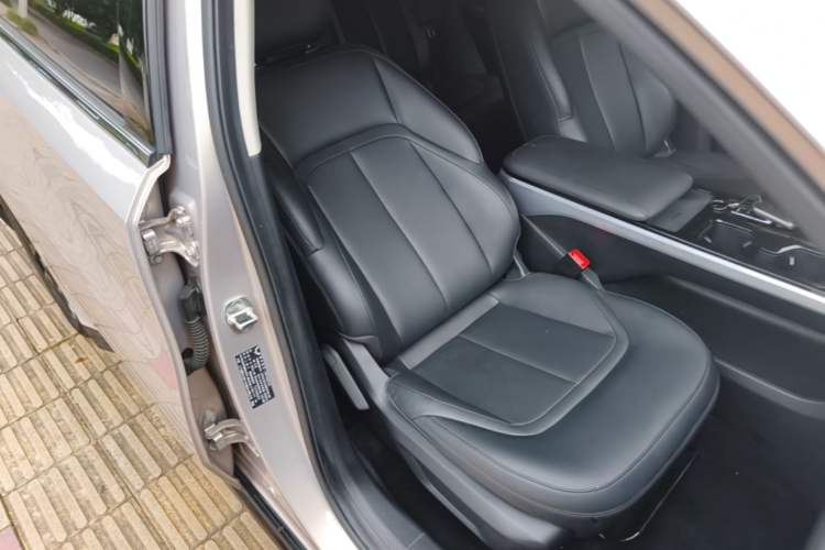 Used Wuling Xingguang 2024 Co-Creation Edition 510 Advanced Model Right Front Seat