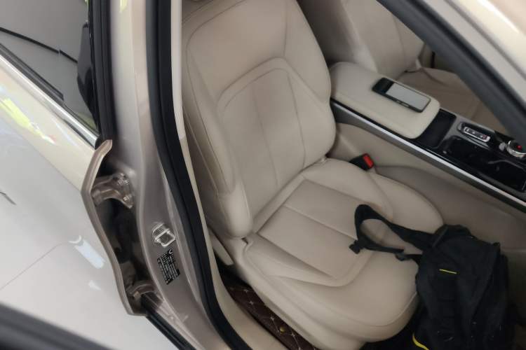 Used Wuling Xingguang 2024 Co-Creation Edition 510 Advanced Model Right Front Seat