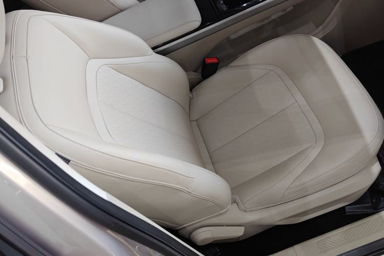 Used Wuling Xingguang 2024 Co-Creation Edition 510 Advanced Model Right Front Seat