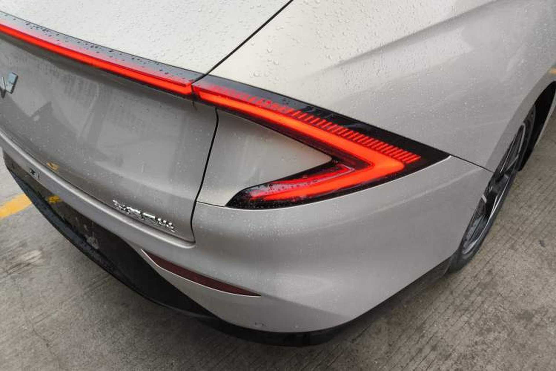 Used Wuling Xingguang 2024 Co-Creation Edition 510 Advanced Model Right Rear Taillight