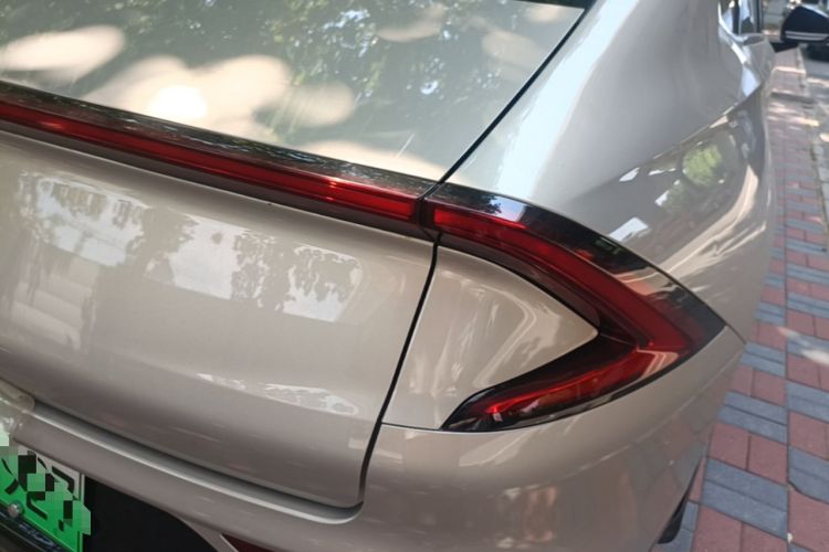 Used Wuling Xingguang 2024 Co-Creation Edition 510 Advanced Model Right Rear Taillight
