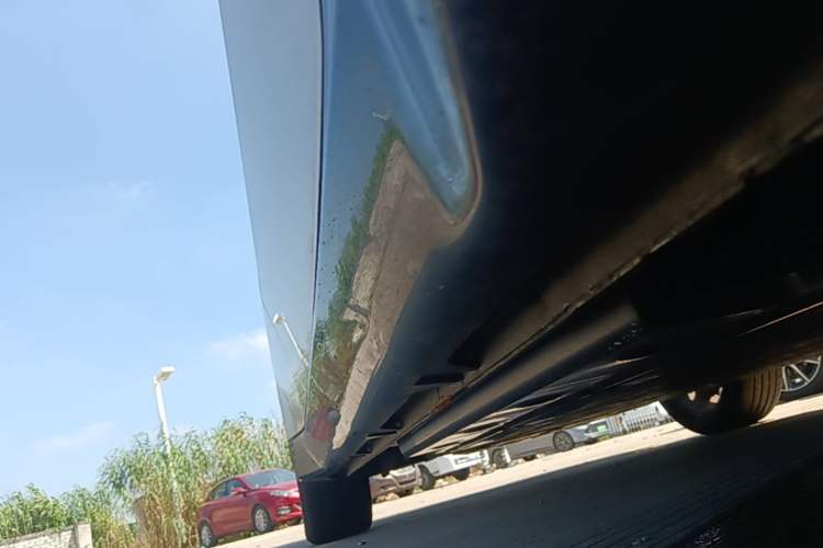 Used Wuling Xingguang 2024 Co-Creation Edition 510 Advanced Model Right Side Sill