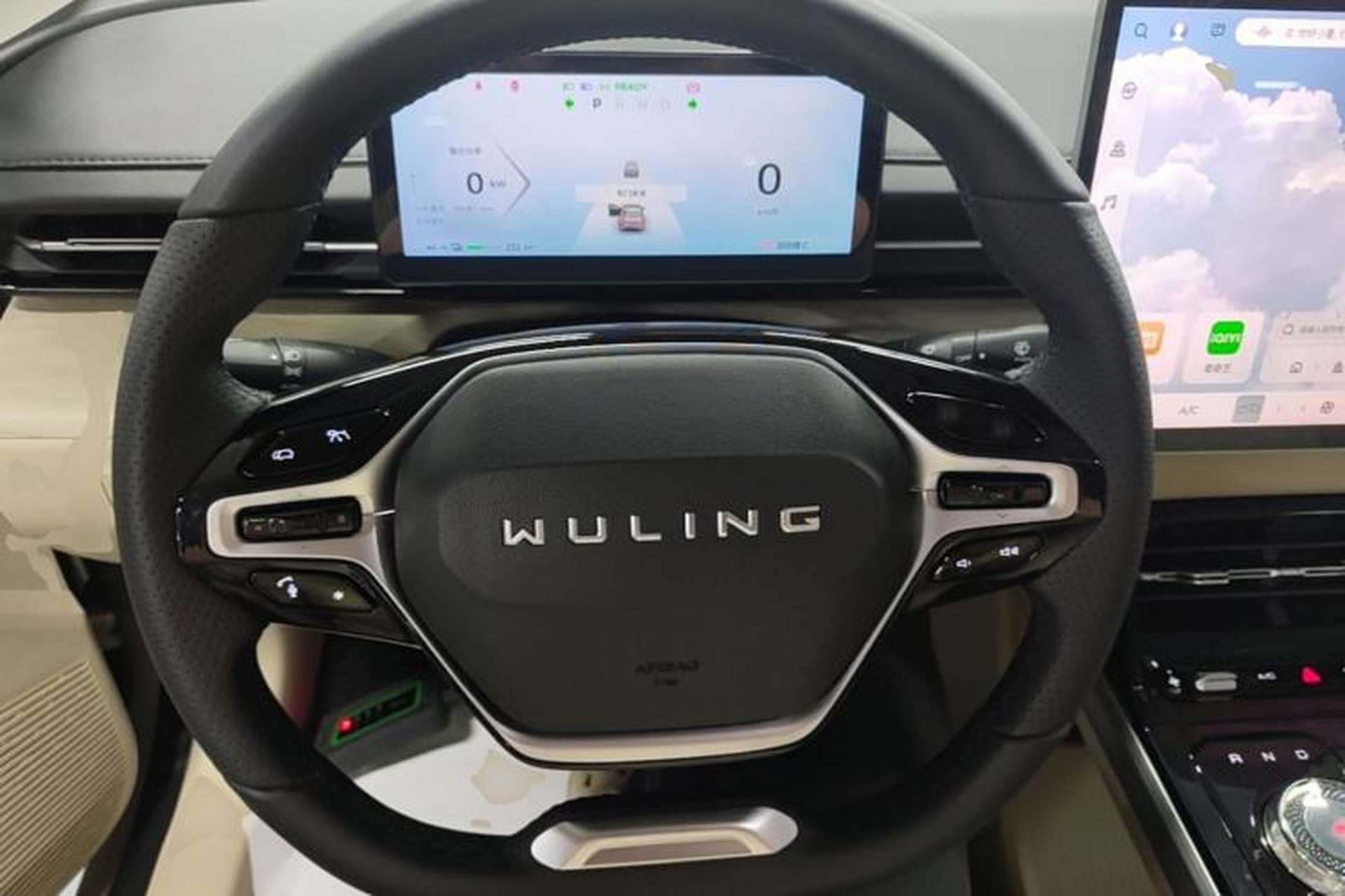 Used Wuling Xingguang 2024 Co-Creation Edition 510 Advanced Model Steering Wheel