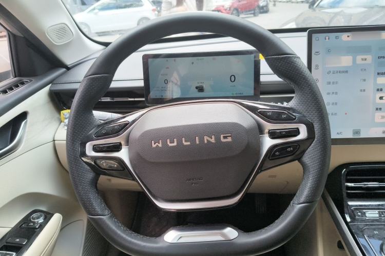 Used Wuling Xingguang 2024 Co-Creation Edition 510 Advanced Model Steering Wheel