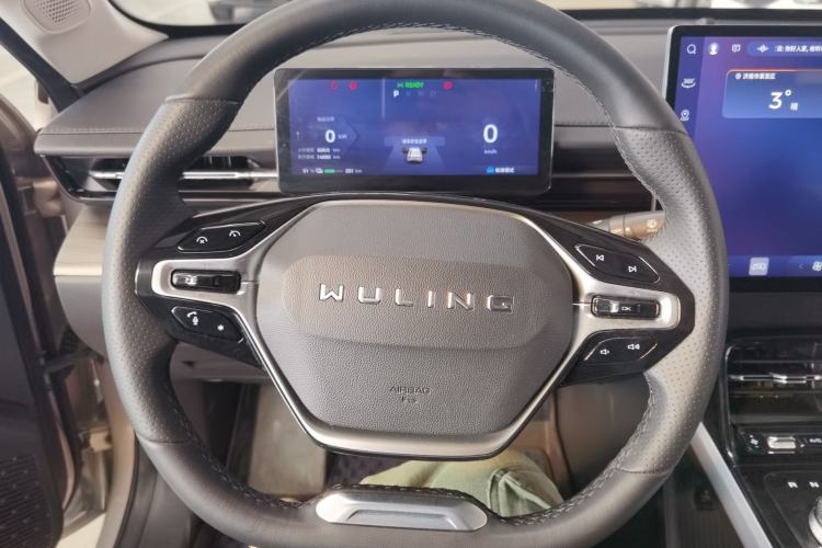 Used Wuling Xingguang 2024 Co-Creation Edition 510 Advanced Model Steering Wheel