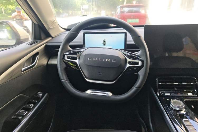 Used Wuling Xingguang 2024 Co-Creation Edition 510 Advanced Model Steering Wheel