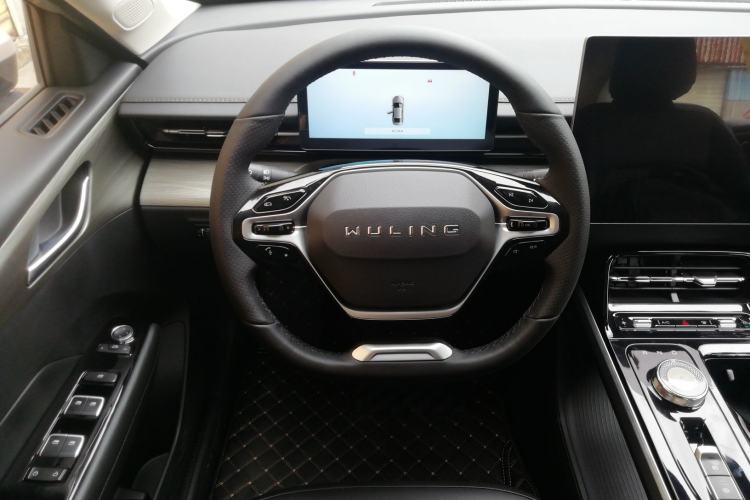 Used Wuling Xingguang 2024 Co-Creation Edition 510 Advanced Model Steering Wheel