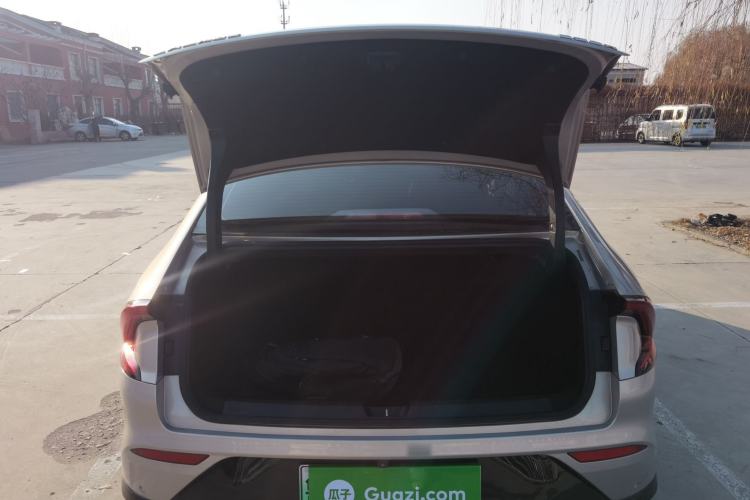 Used Wuling Xingguang 2024 Co-Creation Edition 510 Advanced Model Trunk
