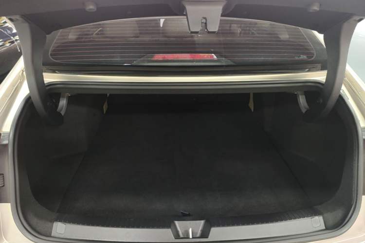 Used Wuling Xingguang 2024 Co-Creation Edition 510 Advanced Model Trunk