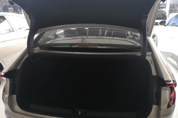 Used Wuling Xingguang 2024 Co-Creation Edition 510 Advanced Model Trunk