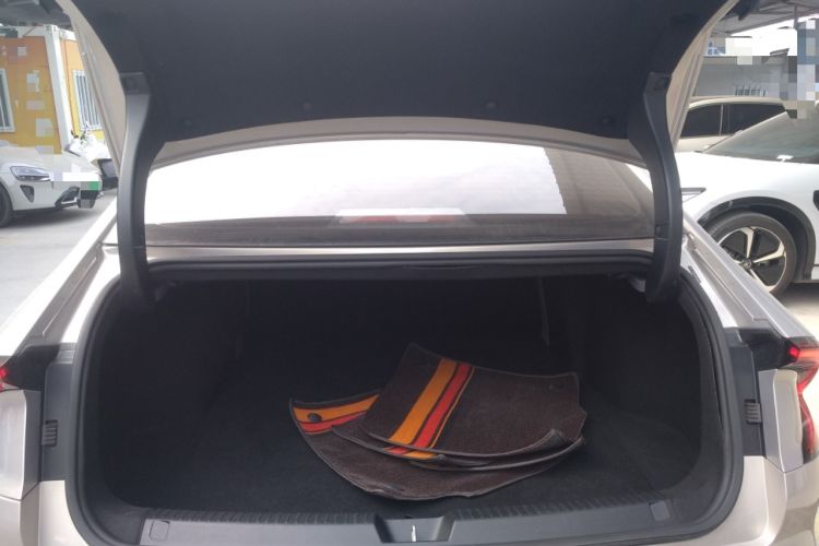 Used Wuling Xingguang 2024 Co-Creation Edition 510 Advanced Model Trunk