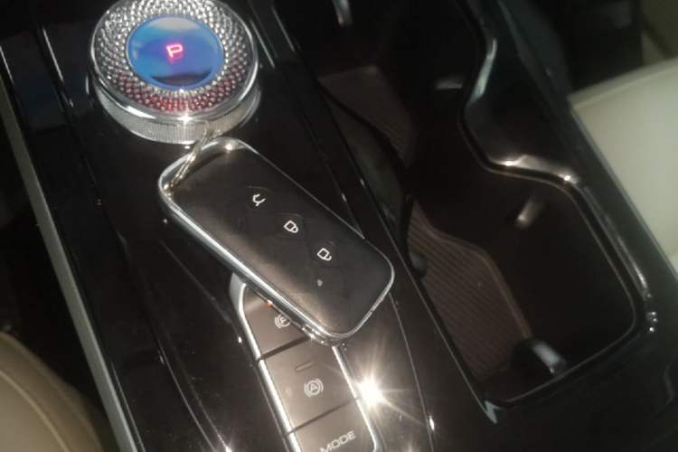 Used Wuling Xingguang 2024 Co-Creation Edition 510 Advanced Model Vehicle Key