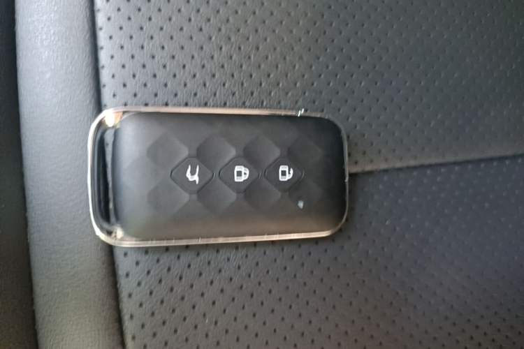 Used Wuling Xingguang 2024 Co-Creation Edition 510 Advanced Model Vehicle Key