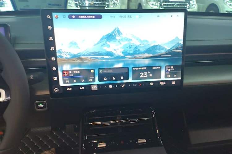 Used Wuling Xingguang 2024 Co-Creation Edition 510 Advanced Model Audio And AC Panel