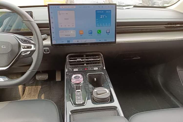 Used Wuling Xingguang 2024 Co-Creation Edition 510 Advanced Model Audio And AC Panel