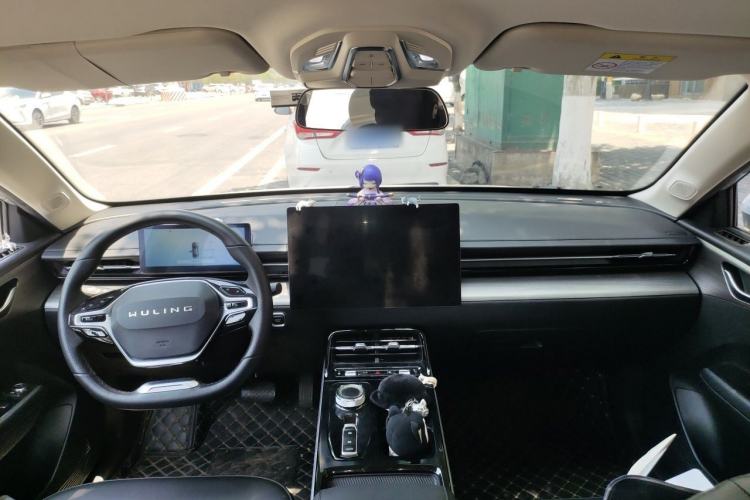 Used Wuling Xingguang 2024 Co-Creation Edition 510 Advanced Model Center Console