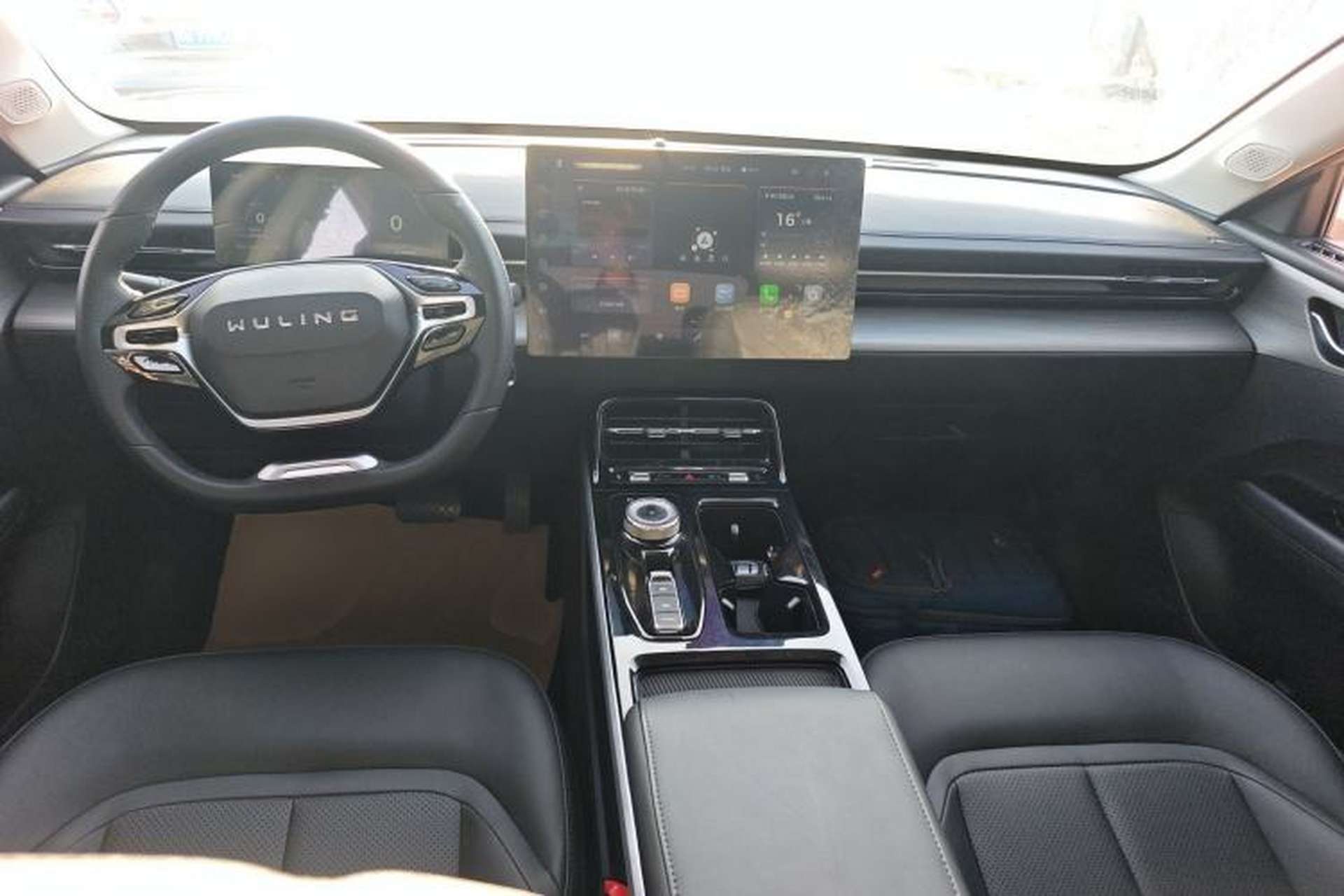 Used Wuling Xingguang 2024 Co-Creation Edition 510 Advanced Model Center Console