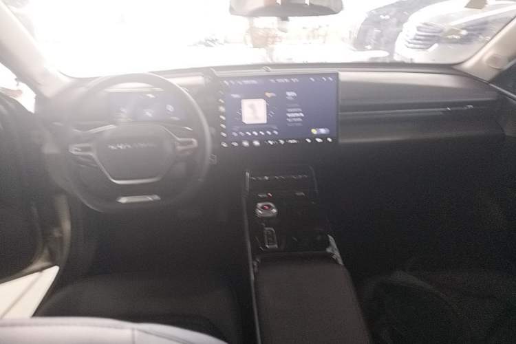 Used Wuling Xingguang 2024 Co-Creation Edition 510 Advanced Model Center Console