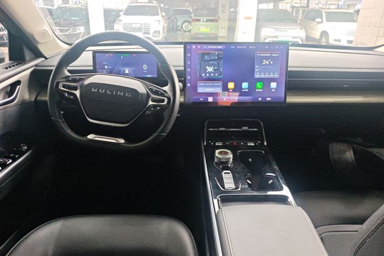 Used Wuling Xingguang 2024 Co-Creation Edition 510 Advanced Model Center Console