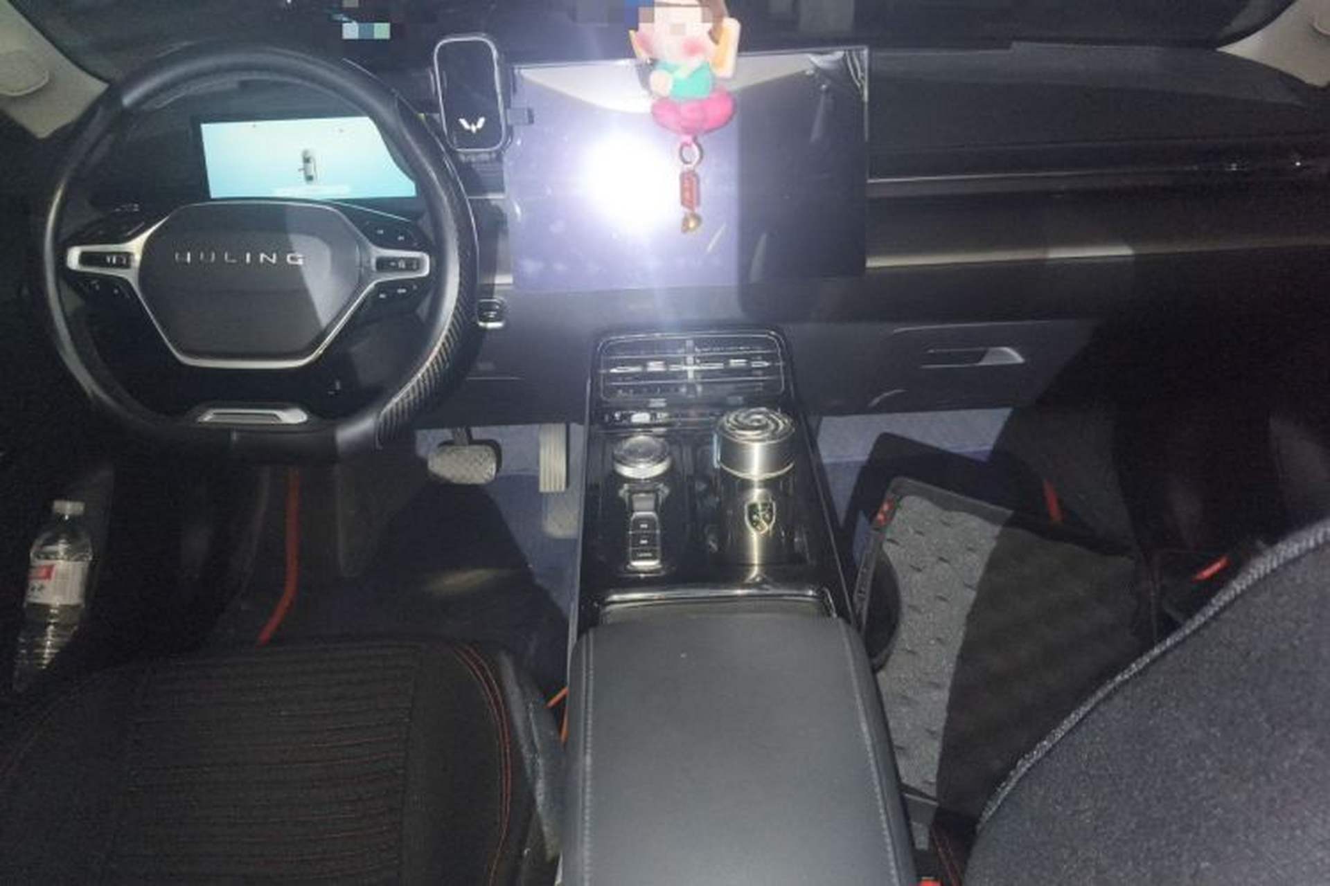 Used Wuling Xingguang 2024 Co-Creation Edition 510 Advanced Model Center Console